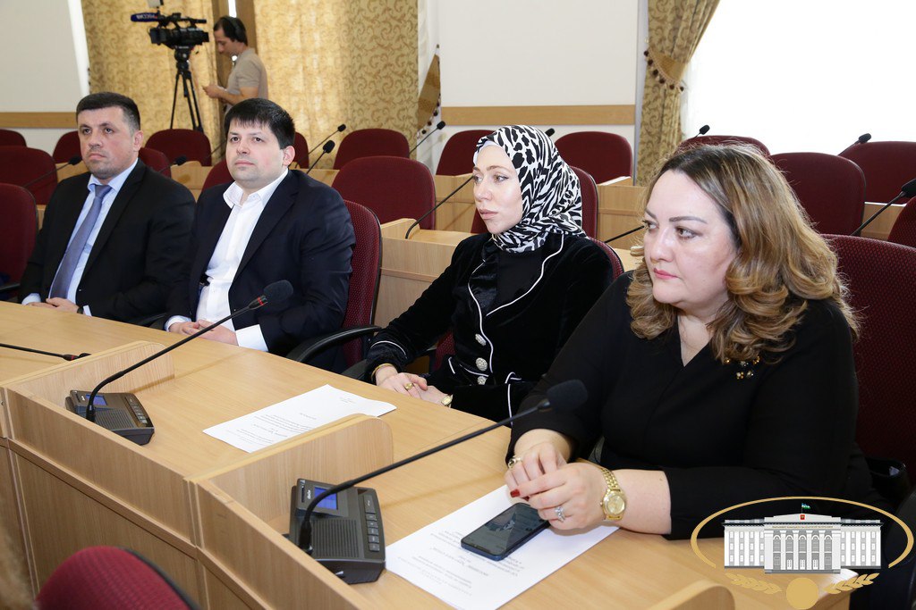 По инициативе Комитета Парламента КБР по труду, социальной политике, здравоохранению и делам ветеранов состоялось заседание "круглого стола" на тему "Об организации оказания высокотехнологичной и специализированной... По инициативе Комитета Парламента КБР по труду, социальной политике, здравоохранению и делам ветеранов состоялось заседание "круглого стола" на тему "Об организации оказания высокотехнологичной и специализированной...