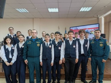 Профессия — жизнь спасать. В лицее для одаренных детей Детской академии творчества "Солнечный город" прошли «Разговоры о важном» на тему «Профессия — жизнь спасать»