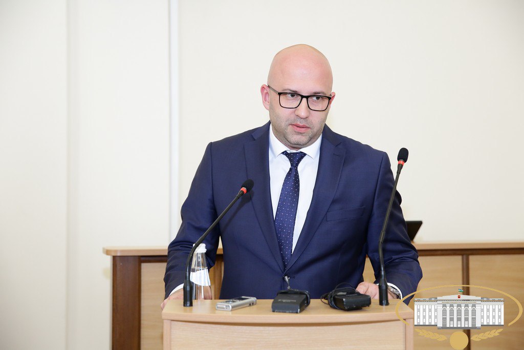 По инициативе Комитета Парламента КБР по труду, социальной политике, здравоохранению и делам ветеранов состоялось заседание "круглого стола" на тему "Об организации оказания высокотехнологичной и специализированной... По инициативе Комитета Парламента КБР по труду, социальной политике, здравоохранению и делам ветеранов состоялось заседание "круглого стола" на тему "Об организации оказания высокотехнологичной и специализированной...