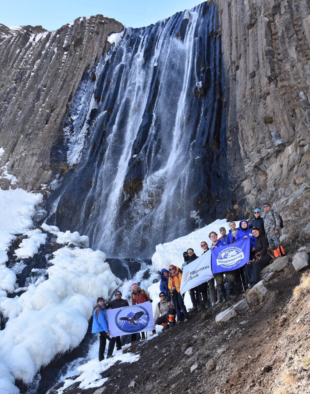 Поход в ущелье Терскол. В Приэльбрусье в эти дни проходят завершающие мероприятия молодежного образовательного проекта "Школа туризма и краеведения" Поход в ущелье Терскол. В Приэльбрусье в эти дни проходят завершающие мероприятия молодежного образовательного проекта "Школа туризма и краеведения"