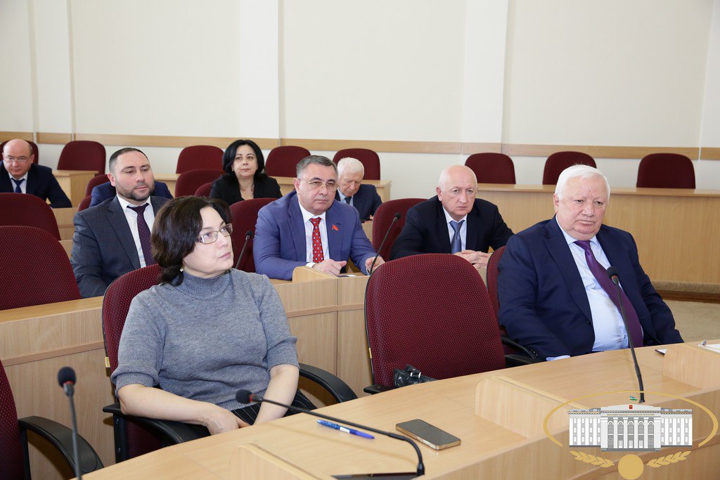 По инициативе Комитета Парламента КБР по труду, социальной политике, здравоохранению и делам ветеранов состоялось заседание "круглого стола" на тему "Об организации оказания высокотехнологичной и специализированной... По инициативе Комитета Парламента КБР по труду, социальной политике, здравоохранению и делам ветеранов состоялось заседание "круглого стола" на тему "Об организации оказания высокотехнологичной и специализированной...