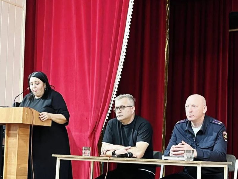 В Зольском районе полицейские, представители муниципалитета и педагоги обсудили вопросы профилактики подростковой преступности В Зольском районе полицейские, представители муниципалитета и педагоги обсудили вопросы профилактики подростковой преступности