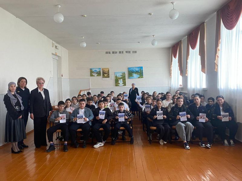 Полицейские Терского района рассказали школьникам о вреде наркотиков Полицейские Терского района рассказали школьникам о вреде наркотиков