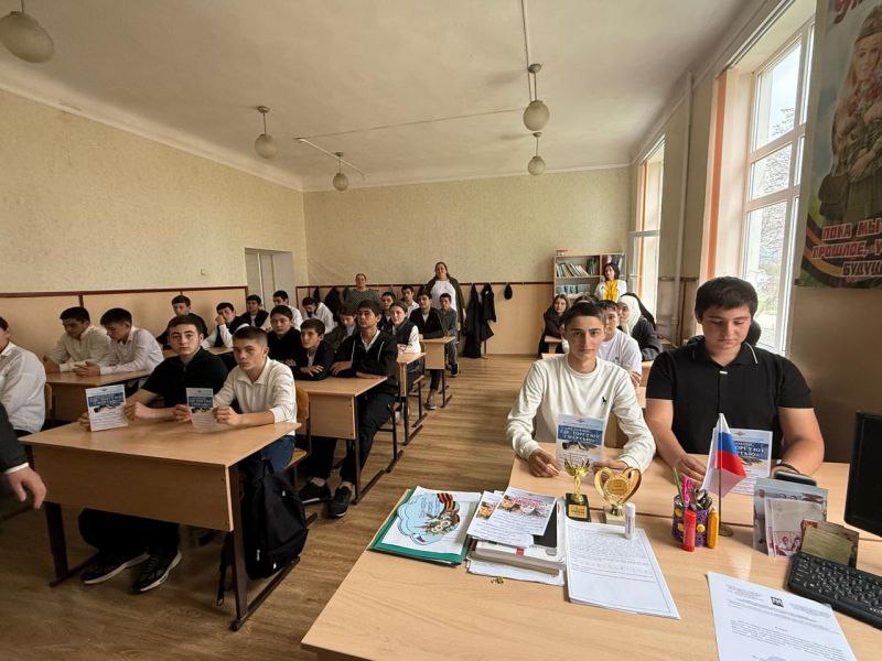 Полицейские Терского района рассказали школьникам о вреде наркотиков Полицейские Терского района рассказали школьникам о вреде наркотиков