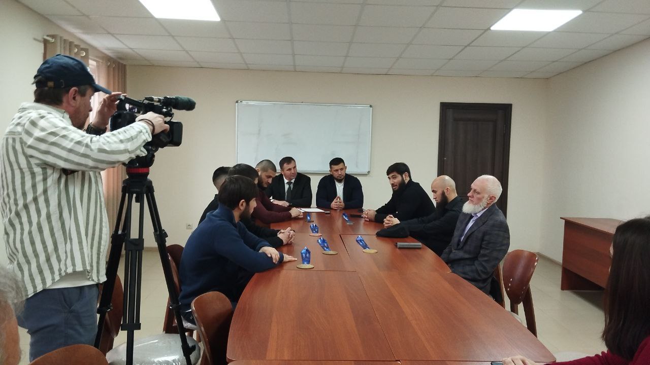 В министерстве спорта проходит пресс-конференция с участием победителей и призеров чемпионата и первенства мира по грэпплингу