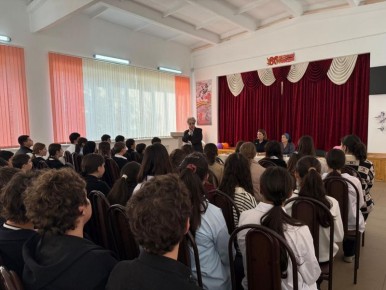 Полицейские Терского района рассказали школьникам о вреде наркотиков