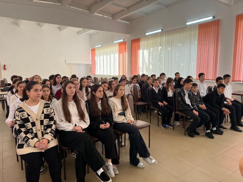 Полицейские Терского района рассказали школьникам о вреде наркотиков Полицейские Терского района рассказали школьникам о вреде наркотиков