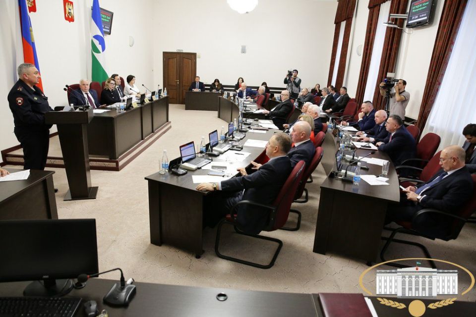 На очередном заседании президиума Парламента КБР под председательством руководителя законодательного органа республики Татьяны Егоровой был рассмотрен широкий круг вопросов