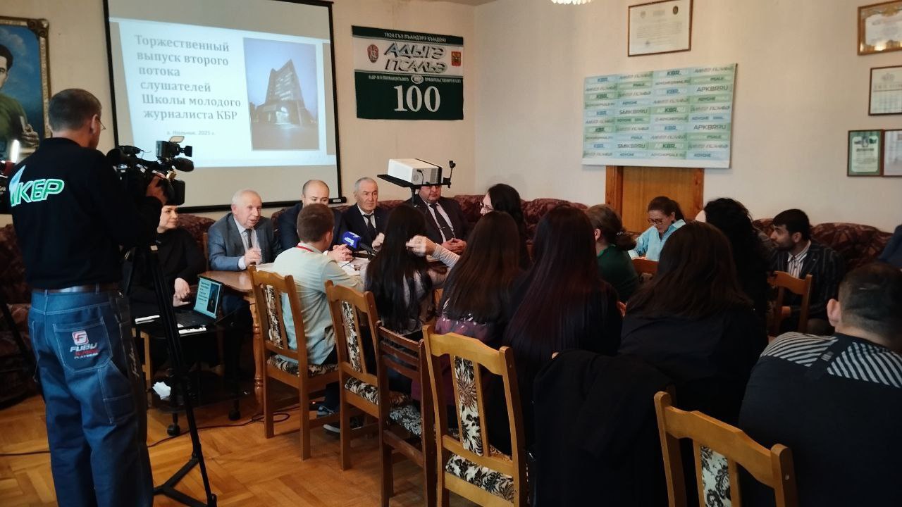 В Доме печати подводят итоги 2 сезона "Школы молодого журналиста" В Доме печати подводят итоги 2 сезона "Школы молодого журналиста"