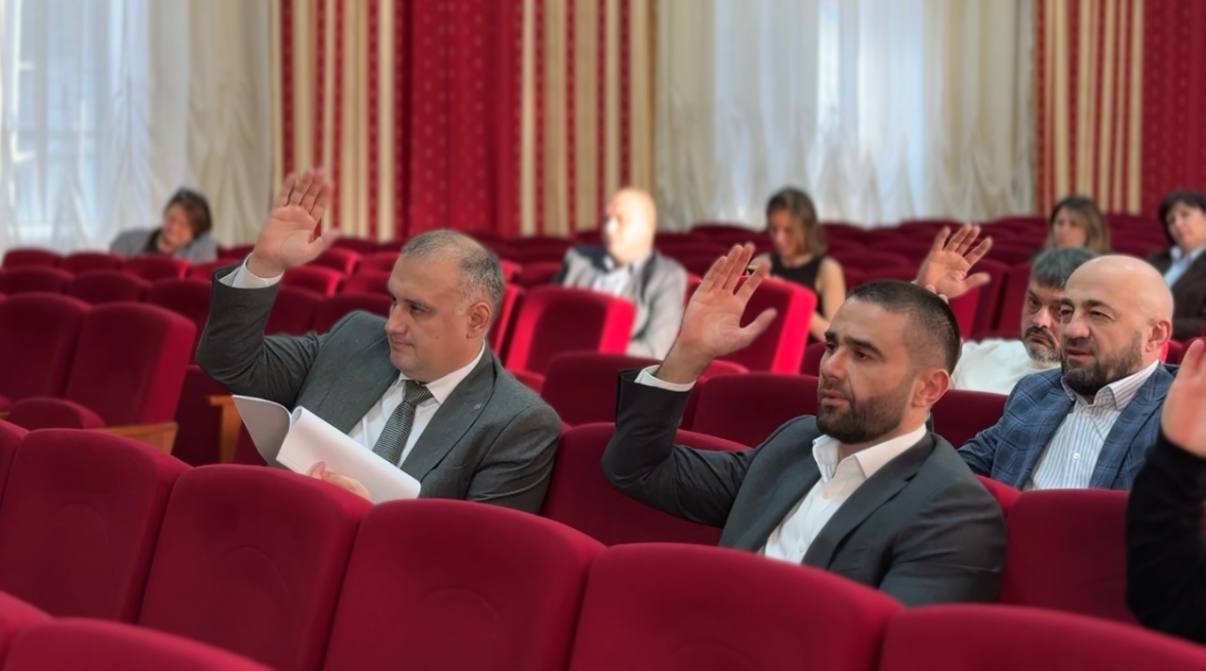 В большом зале мэрии состоялась 51-ая сессия Совета местного самоуправления г.о. Нальчик В большом зале мэрии состоялась 51-ая сессия Совета местного самоуправления г.о. Нальчик