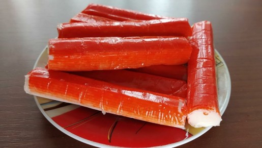 Палочки оставьте в покое: крабовый салат заиграет новыми красками с этим продуктом