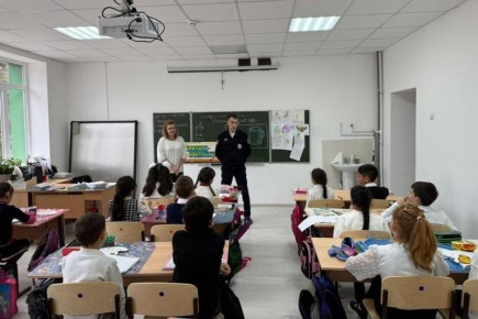 Полицейские Прохладненского района рассказали учащимся об опасности проявления терроризма и экстремизма