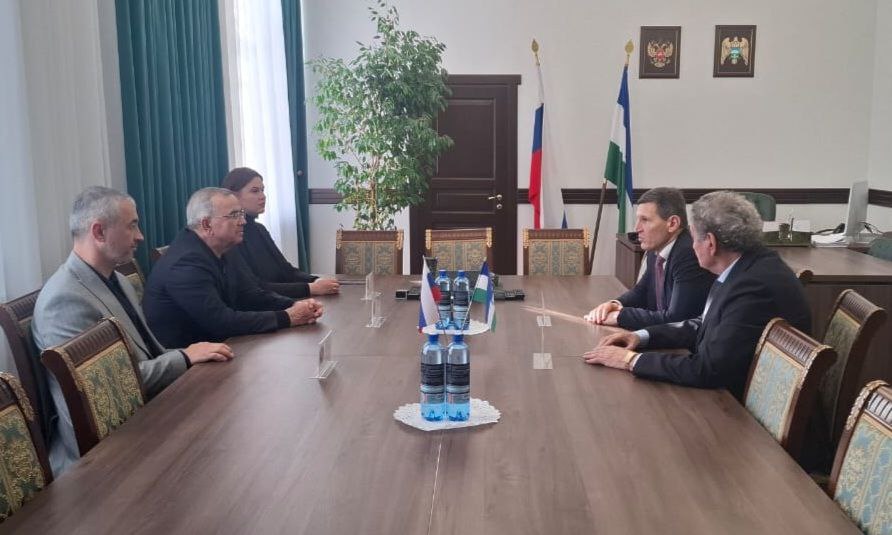 Сегодня прошла рабочая встреча руководства Избирательной комиссии Кабардино-Балкарской Республики с представителями партии «Справедливая Россия — За правду»: Сегодня прошла рабочая встреча руководства Избирательной комиссии Кабардино-Балкарской Республики с представителями партии «Справедливая Россия — За правду»: