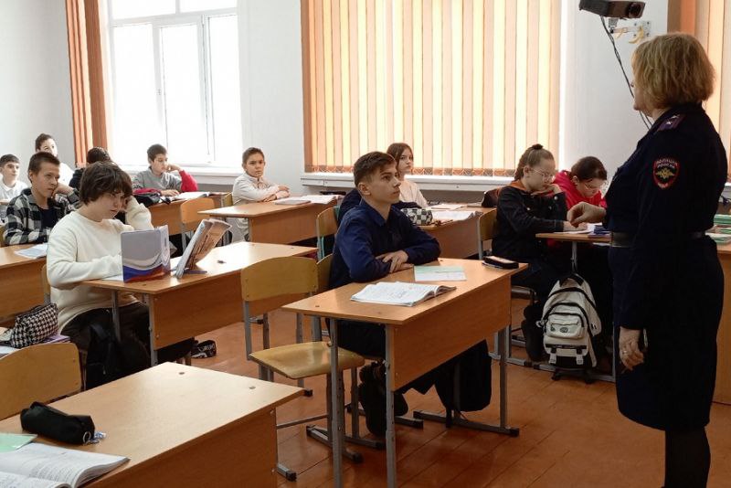 Полицейские Прохладненского района рассказали учащимся об опасности проявления терроризма и экстремизма Полицейские Прохладненского района рассказали учащимся об опасности проявления терроризма и экстремизма