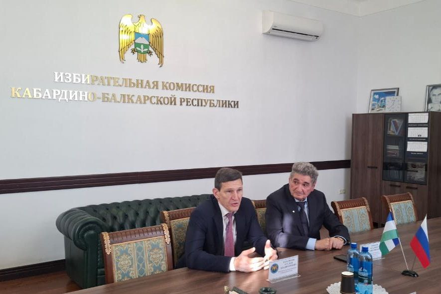 Сегодня прошла рабочая встреча руководства Избирательной комиссии Кабардино-Балкарской Республики с представителями партии «Справедливая Россия — За правду»: Сегодня прошла рабочая встреча руководства Избирательной комиссии Кабардино-Балкарской Республики с представителями партии «Справедливая Россия — За правду»:
