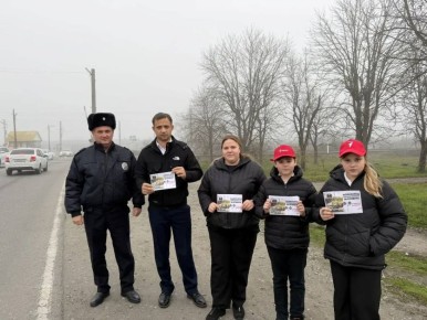 В целях профилактики аварийности и предупреждения дорожно-транспортных происшествий на железнодорожных переездах сотрудники Госавтоинспекции ОМВД России по Майскому району вместе с активистами молодежного центра и «Движения...