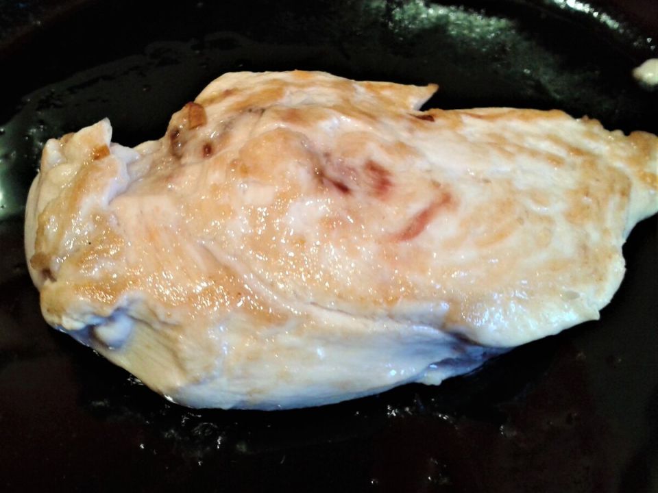 Летний салат с курицей, яблоками и помидорами: свежесть и удивительные вкусы