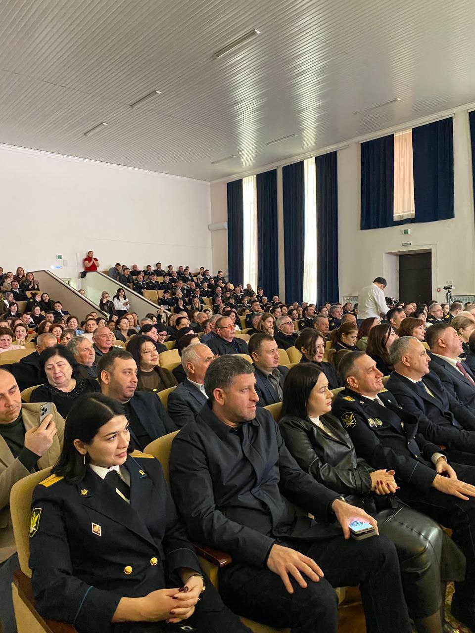 В Чегеме проходит авторский военно-патриотический концерт лауреата премии ФСБ России, ветерана боевых действий,автора и исполнителя песен Александра Мордовина В Чегеме проходит авторский военно-патриотический концерт лауреата премии ФСБ России, ветерана боевых действий,автора и исполнителя песен Александра Мордовина