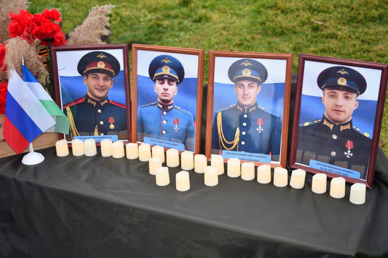 Руководство МВД по Кабардино-Балкарской Республике и представители Общественного совета при ведомстве приняли участие в патриотической акции