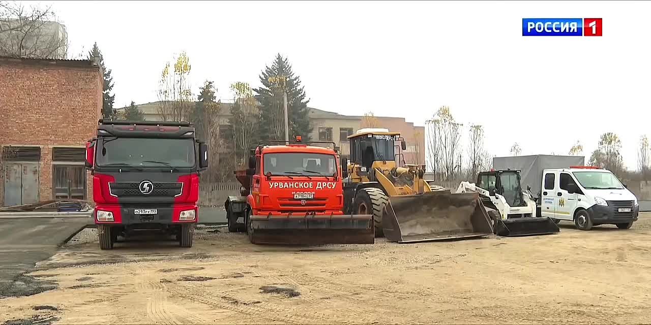 12345Что делают дорожные службы, чтобы зима была безопасной? Проверяют материалы, концентрируют технику в горных районах, где лед и снег появляются раньше, и готовят дополнительные экипажи для оперативного реагирования