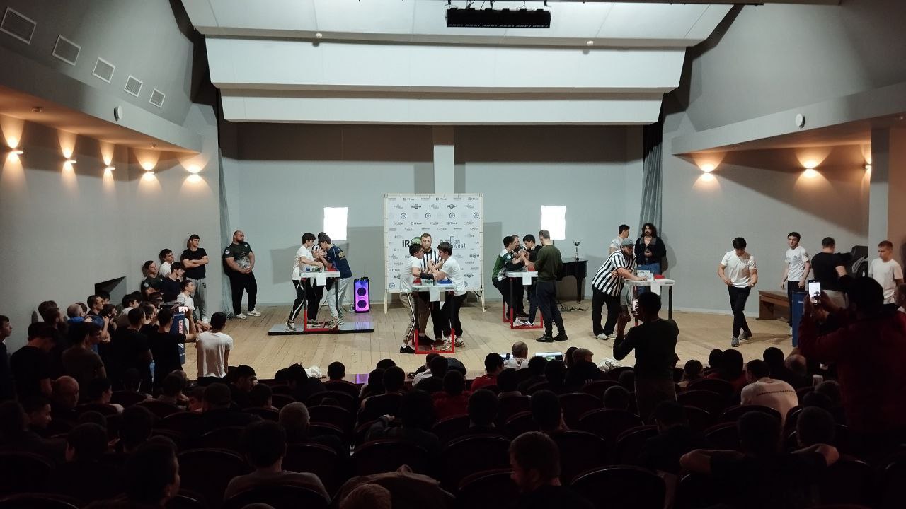 В Нальчике проходят чемпионат и первенство КБР по армрестлингу В Нальчике проходят чемпионат и первенство КБР по армрестлингу
