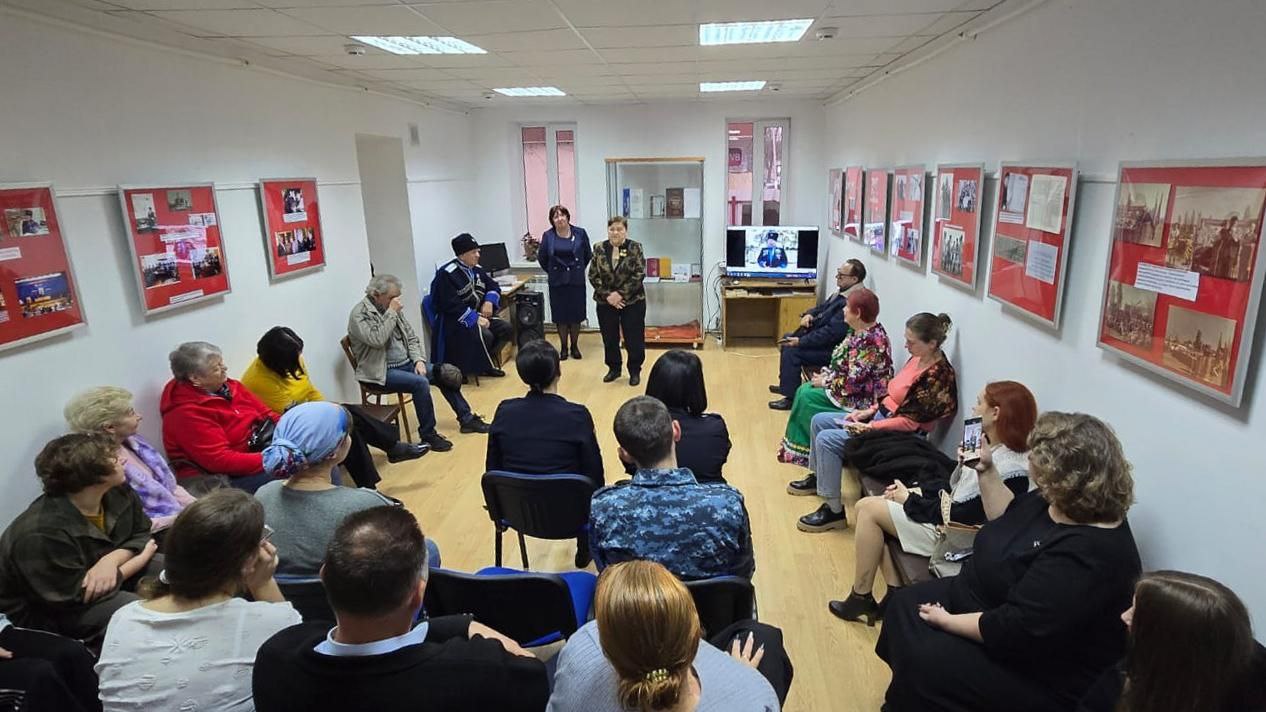 Полицейские Майского района и общественники приняли участие в мероприятии, посвященном памяти Почетного жителя района