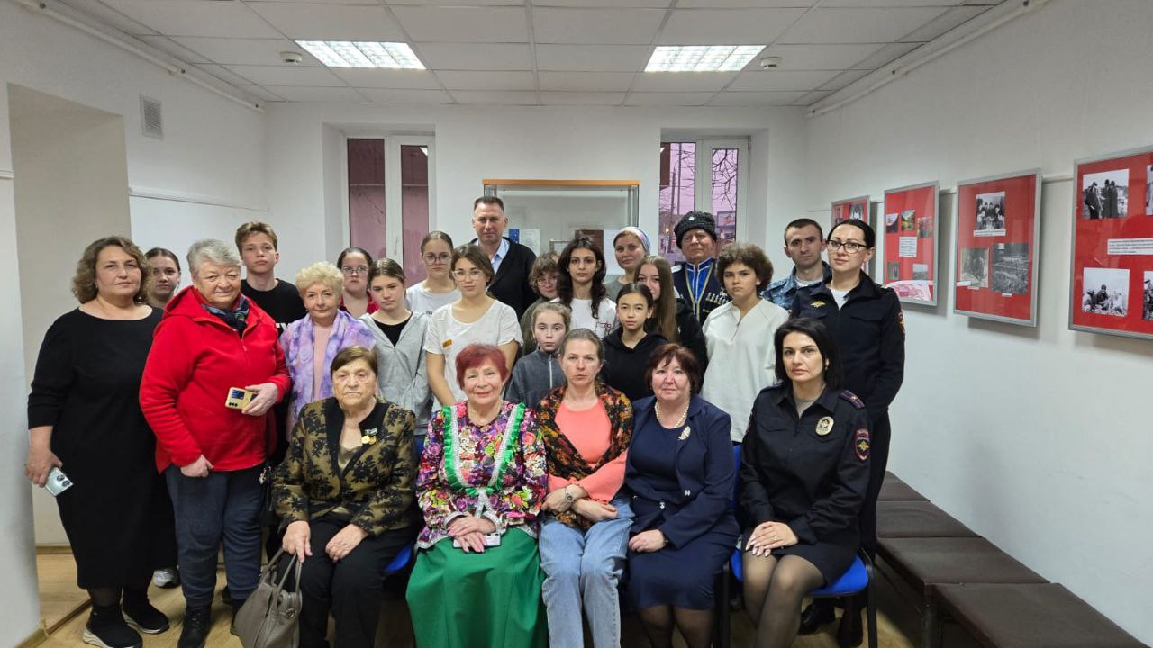 Полицейские Майского района и общественники приняли участие в мероприятии, посвященном памяти Почетного жителя района Полицейские Майского района и общественники приняли участие в мероприятии, посвященном памяти Почетного жителя района