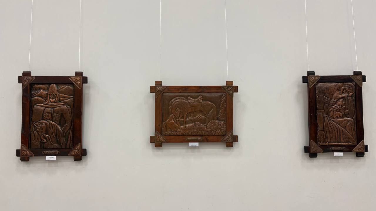 В Национальном музее открылась выставка, посвященная 85-летию Народного писателя КБР Бориса Утижева В Национальном музее открылась выставка, посвященная 85-летию Народного писателя КБР Бориса Утижева