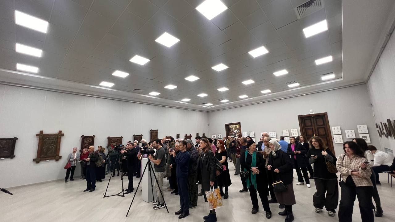 В Национальном музее открылась выставка, посвященная 85-летию Народного писателя КБР Бориса Утижева В Национальном музее открылась выставка, посвященная 85-летию Народного писателя КБР Бориса Утижева