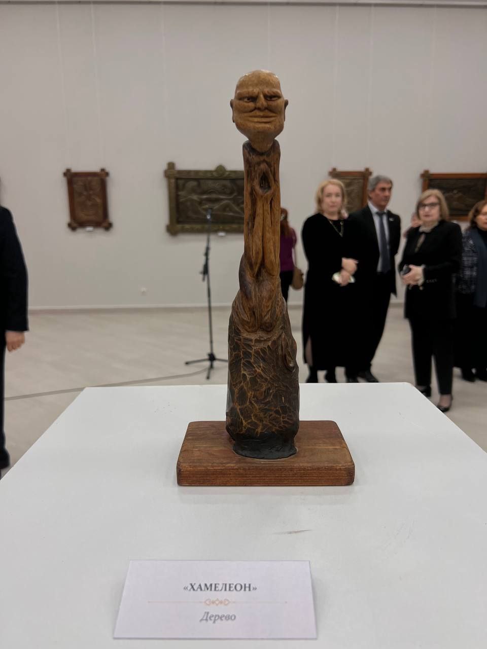 В Национальном музее открылась выставка, посвященная 85-летию Народного писателя КБР Бориса Утижева В Национальном музее открылась выставка, посвященная 85-летию Народного писателя КБР Бориса Утижева