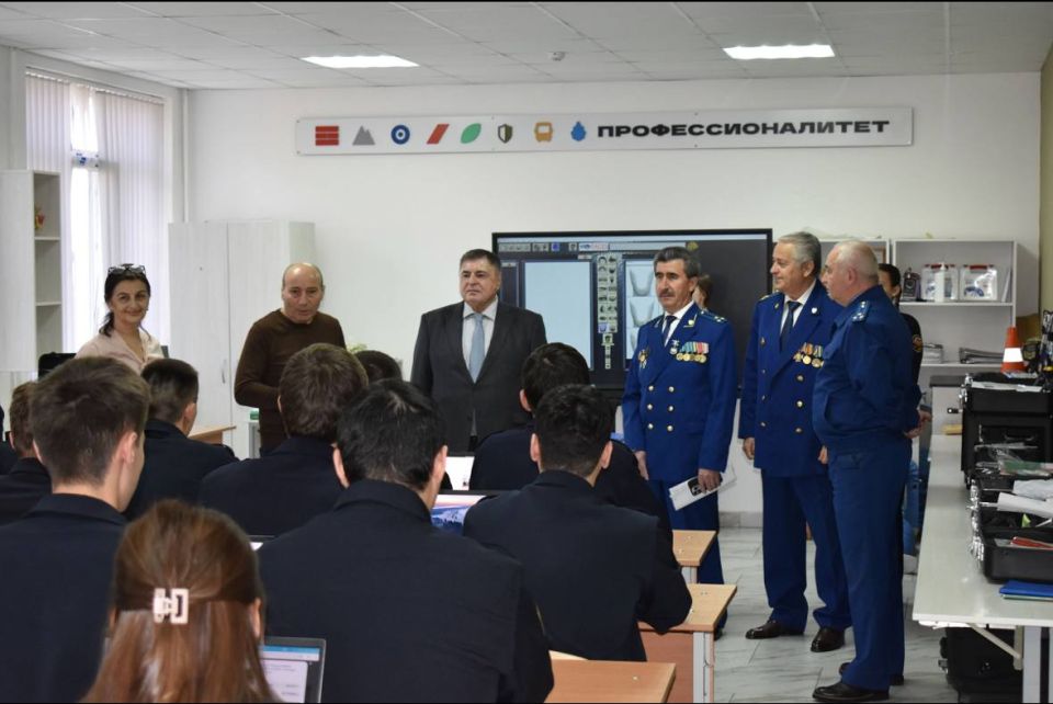 Представители Совета ветеранов (пенсионеров) прокуратуры Кабардино-Балкарской Республики и прокуратуры г. Нальчика посетили образовательный кластер отрасли «Правоохранительная сфера и управление», созданного в 2023 году на...