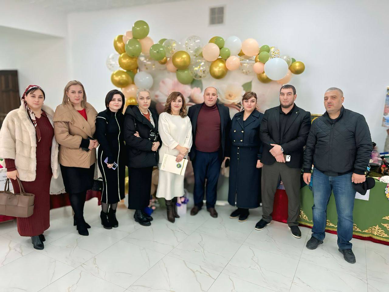 Председатель Черекской ТИК Рамазан Кужонов совместно с руководителем местного отделения партии «Единая Россия» Альбертом Карчаевым, членами участковых избирательных комиссий района принял участие в благотворительной...