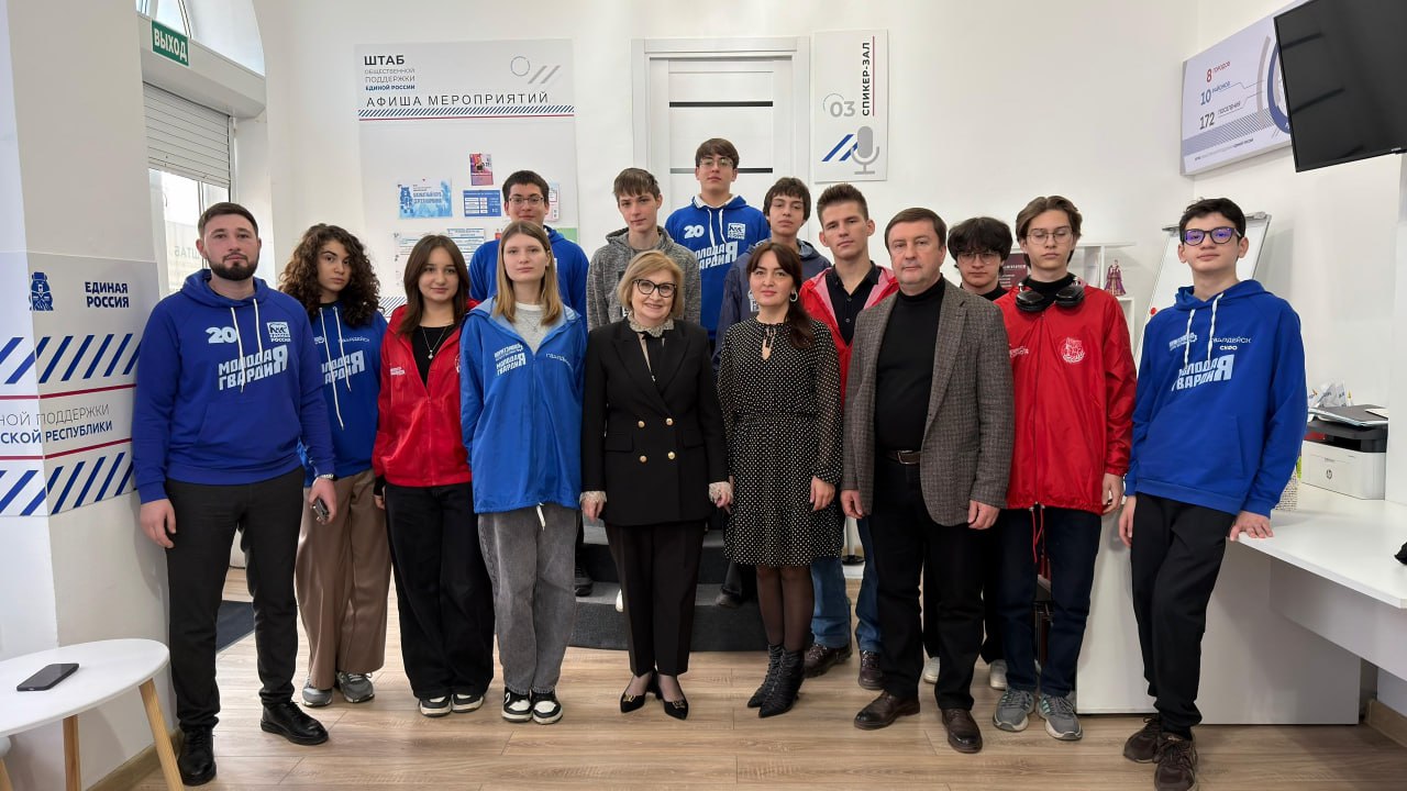 Председатель Комитета Парламента КБР по образованию, науке, физической культуре, спорту и делам молодежи Нина Емузова провела прием граждан в региональном Штабе общественной поддержки Партии "Единая Россия" в рамках декады... Председатель Комитета Парламента КБР по образованию, науке, физической культуре, спорту и делам молодежи Нина Емузова провела прием граждан в региональном Штабе общественной поддержки Партии "Единая Россия" в рамках декады...