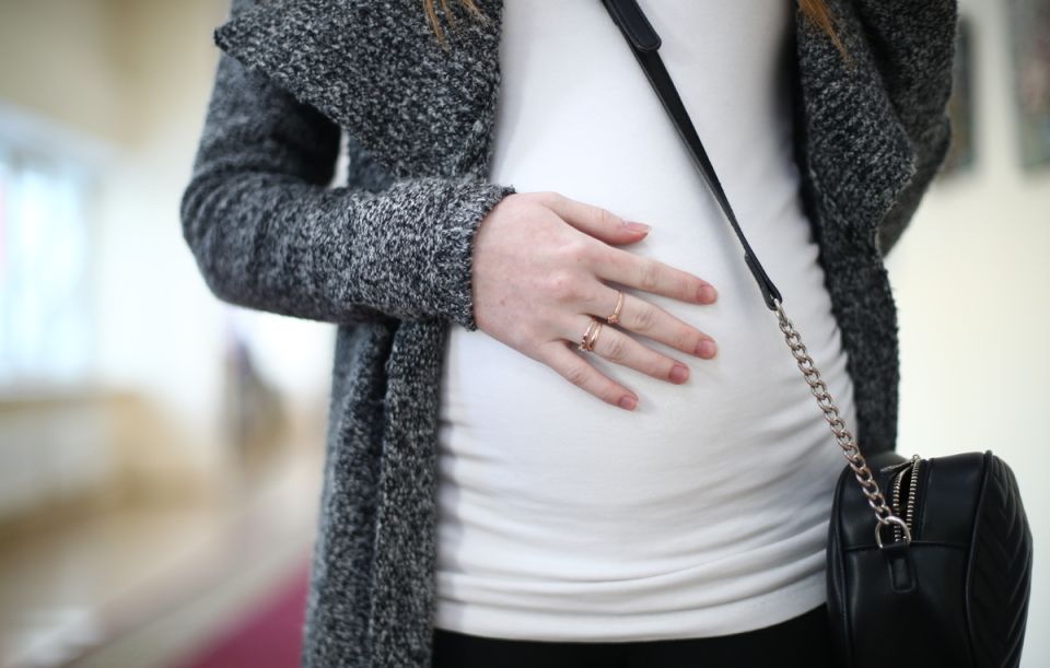 В обществе обсуждают отмену критериев нуждаемости для поддержки матерей