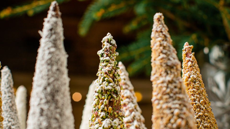 Домашний торт «Муравейник» даже выпекать не нужно: готовится за пять минут