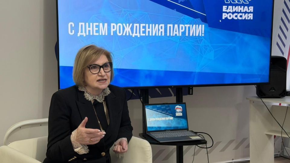 Председатель Комитета Парламента КБР по образованию, науке, физической культуре, спорту и делам молодежи Нина Емузова провела прием граждан в региональном Штабе общественной поддержки Партии "Единая Россия" в рамках декады...