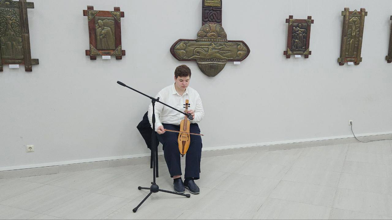 Юбилей Бориса Утижева. В Кабардино-Балкарии проходят памятные мероприятия, посвященные 85-летию со дня рождения известного кабардинского поэта, прозаика, драматурга, переводчика, публициста, языковеда, художника и... Юбилей Бориса Утижева. В Кабардино-Балкарии проходят памятные мероприятия, посвященные 85-летию со дня рождения известного кабардинского поэта, прозаика, драматурга, переводчика, публициста, языковеда, художника и...