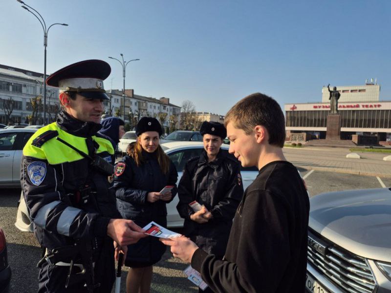 Автоинспекторы Кабардино-Балкарии призвали водителей к соблюдению ПДД и проявлению взаимоуважения на дорогах Автоинспекторы Кабардино-Балкарии призвали водителей к соблюдению ПДД и проявлению взаимоуважения на дорогах