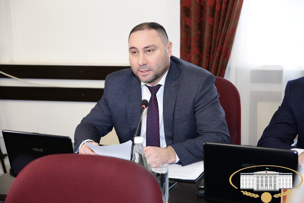 На заседании президиума также рассмотрен проект закона КБР "О внесении изменений в статьи 3 и 6 Закона КБР "Об организации транспортного обслуживания населения пассажирским автомобильным транспортом, городским наземным... На заседании президиума также рассмотрен проект закона КБР "О внесении изменений в статьи 3 и 6 Закона КБР "Об организации транспортного обслуживания населения пассажирским автомобильным транспортом, городским наземным...