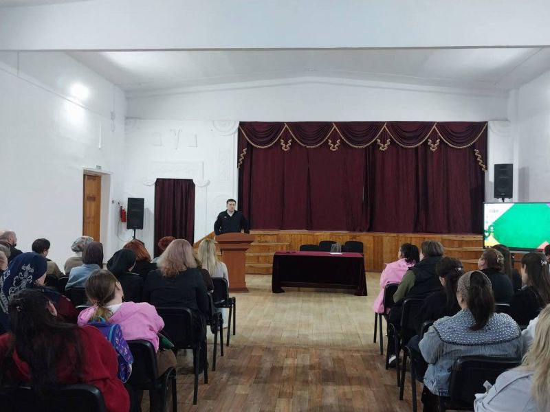 В Кабардино-Балкарии стартовал цикл родительских собраний, посвященных безопасности детей в преддверии зимнего сезона