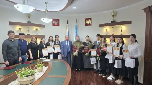 Встреча с волонтерами. Сегодня, в преддверии Международного дня добровольцев (волонтеров), исполняющий обязанности главы администрации Баксанского муниципального района Адиб Абрегов провел встречу с активными добровольцами и...