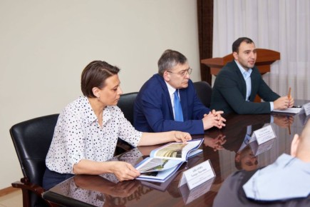     -        -        л  ...