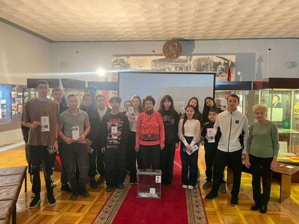 В рамках реализации плана мероприятий по повышению правовой культуры молодежи в музее станицы Котляревская Майского районо прошло мероприятие "Сегодня я ученик, а завтра- избиратель"