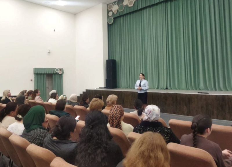 В Кабардино-Балкарии стартовал цикл родительских собраний, посвященных безопасности детей в преддверии зимнего сезона В Кабардино-Балкарии стартовал цикл родительских собраний, посвященных безопасности детей в преддверии зимнего сезона