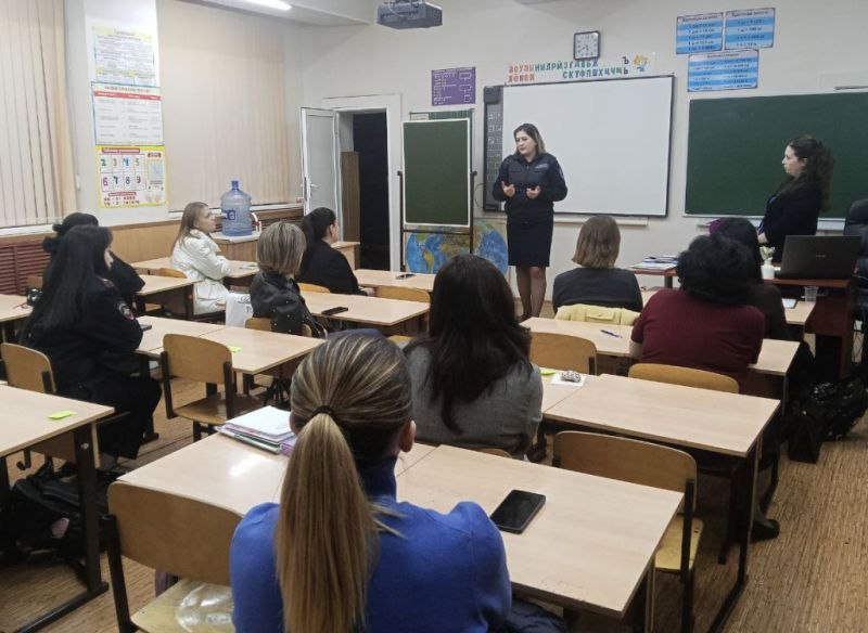 В Кабардино-Балкарии стартовал цикл родительских собраний, посвященных безопасности детей в преддверии зимнего сезона В Кабардино-Балкарии стартовал цикл родительских собраний, посвященных безопасности детей в преддверии зимнего сезона