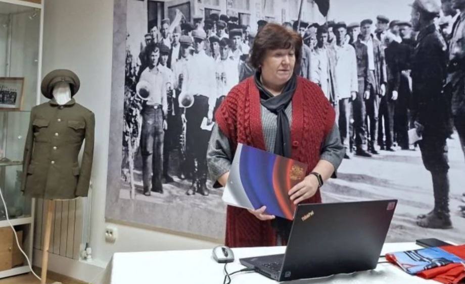 «Неизвестных героев нет». В рамках мероприятий, посвящённых Дню Неизвестного солдата, в Майском историко-краеведческом музее состоялся урок с таким названием