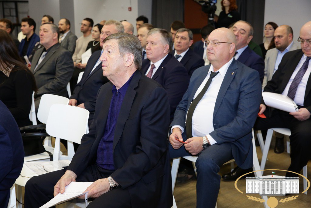 В г. Нальчике под руководством первого заместителя секретаря регионального отделения партии "Единая Россия", руководителя Администрации Главы КБР Мухамеда Кодзокова состоялась XXXVII Конференция Кабардино-Балкарского... В г. Нальчике под руководством первого заместителя секретаря регионального отделения партии "Единая Россия", руководителя Администрации Главы КБР Мухамеда Кодзокова состоялась XXXVII Конференция Кабардино-Балкарского...