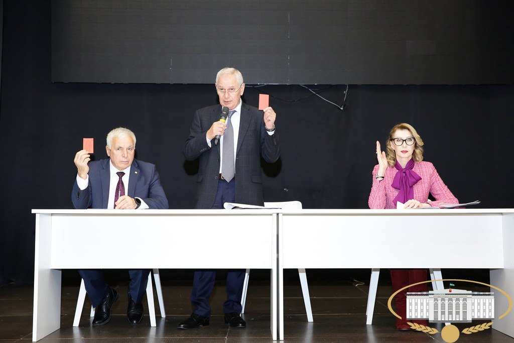 В г. Нальчике под руководством первого заместителя секретаря регионального отделения партии "Единая Россия", руководителя Администрации Главы КБР Мухамеда Кодзокова состоялась XXXVII Конференция Кабардино-Балкарского... В г. Нальчике под руководством первого заместителя секретаря регионального отделения партии "Единая Россия", руководителя Администрации Главы КБР Мухамеда Кодзокова состоялась XXXVII Конференция Кабардино-Балкарского...