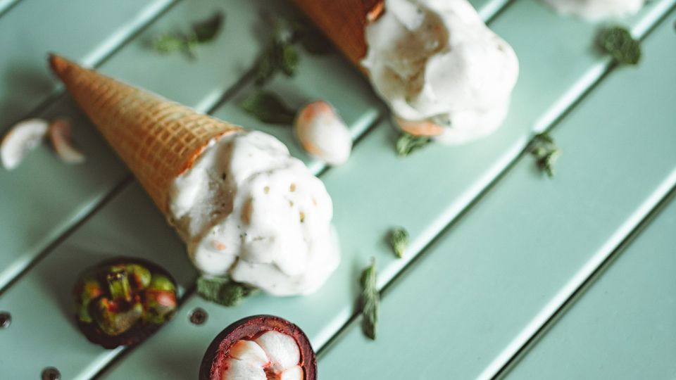 Юлия Высоцкая поделилась экстравагантным рецептом мороженого