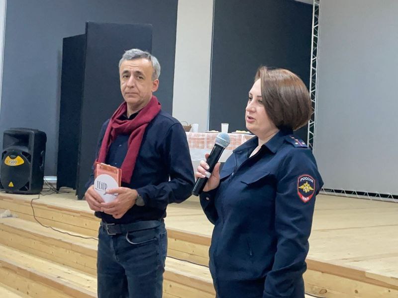 Более ста учащихся образовательных учреждений Эльбрусского района стали участниками патриотического мероприятия Более ста учащихся образовательных учреждений Эльбрусского района стали участниками патриотического мероприятия